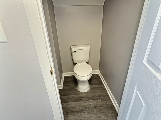 Building Photo - 109 Weatherhill Point