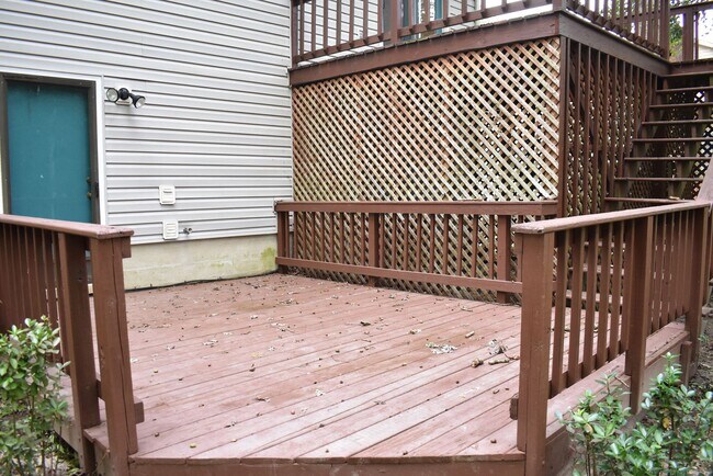 Building Photo - Great Split Foyer In Fredericksburg!