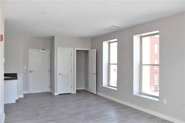 Building Photo - 540 Chestnut St
