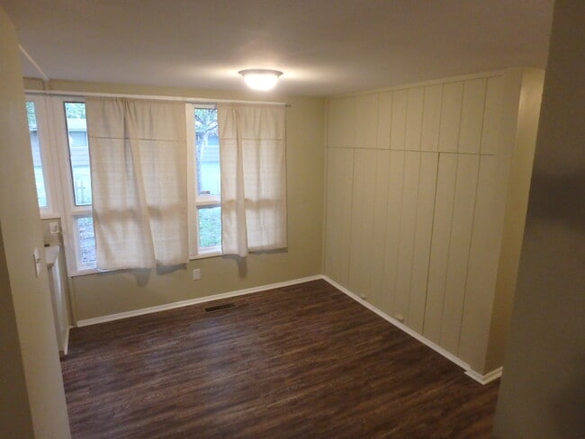 Building Photo - 1419 SW Caledon St