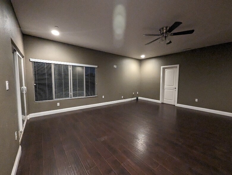 Building Photo - 9439 Eucalyptus St