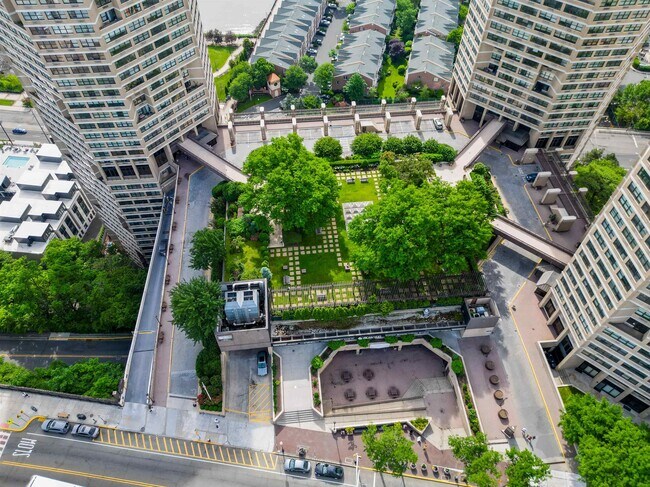 Building Photo - 7004 JFK Blvd E