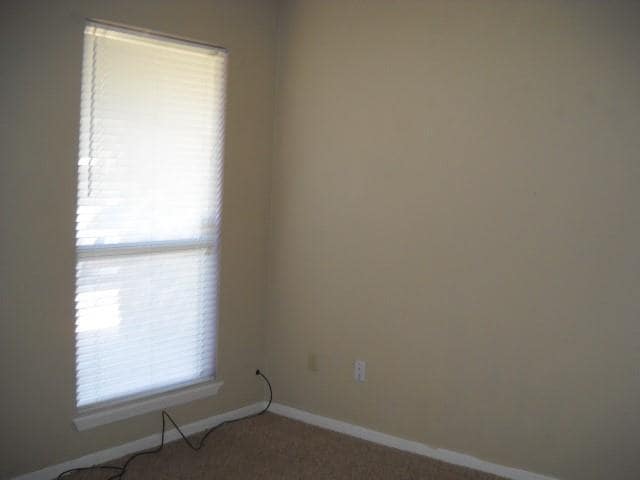 Building Photo - 742 Chaucer Dr