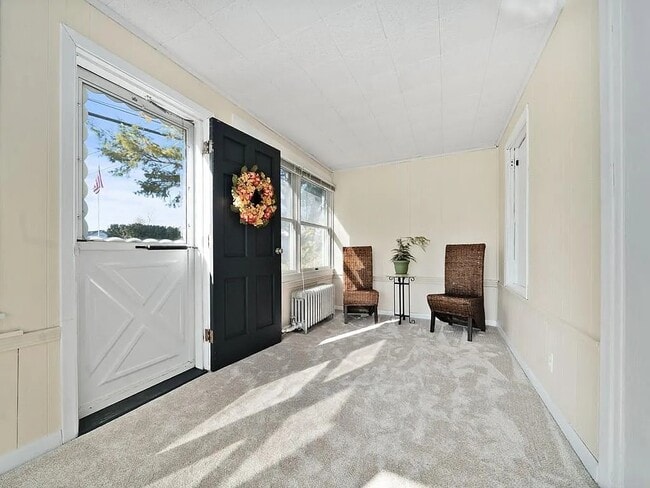 Building Photo - 17 Rhodes Ave