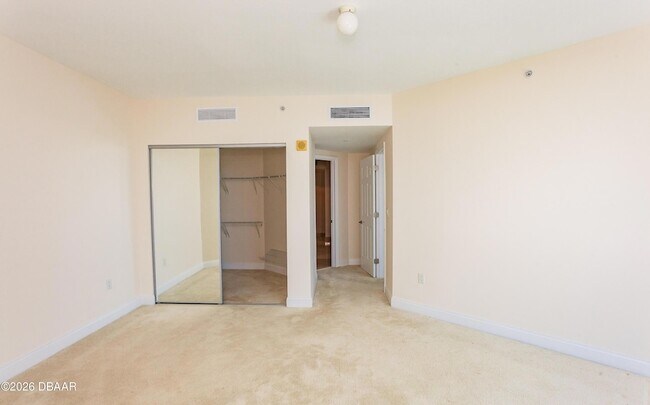 Building Photo - 241 Riverside Dr