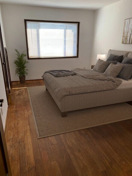 Building Photo - 6623 Waldo Ave