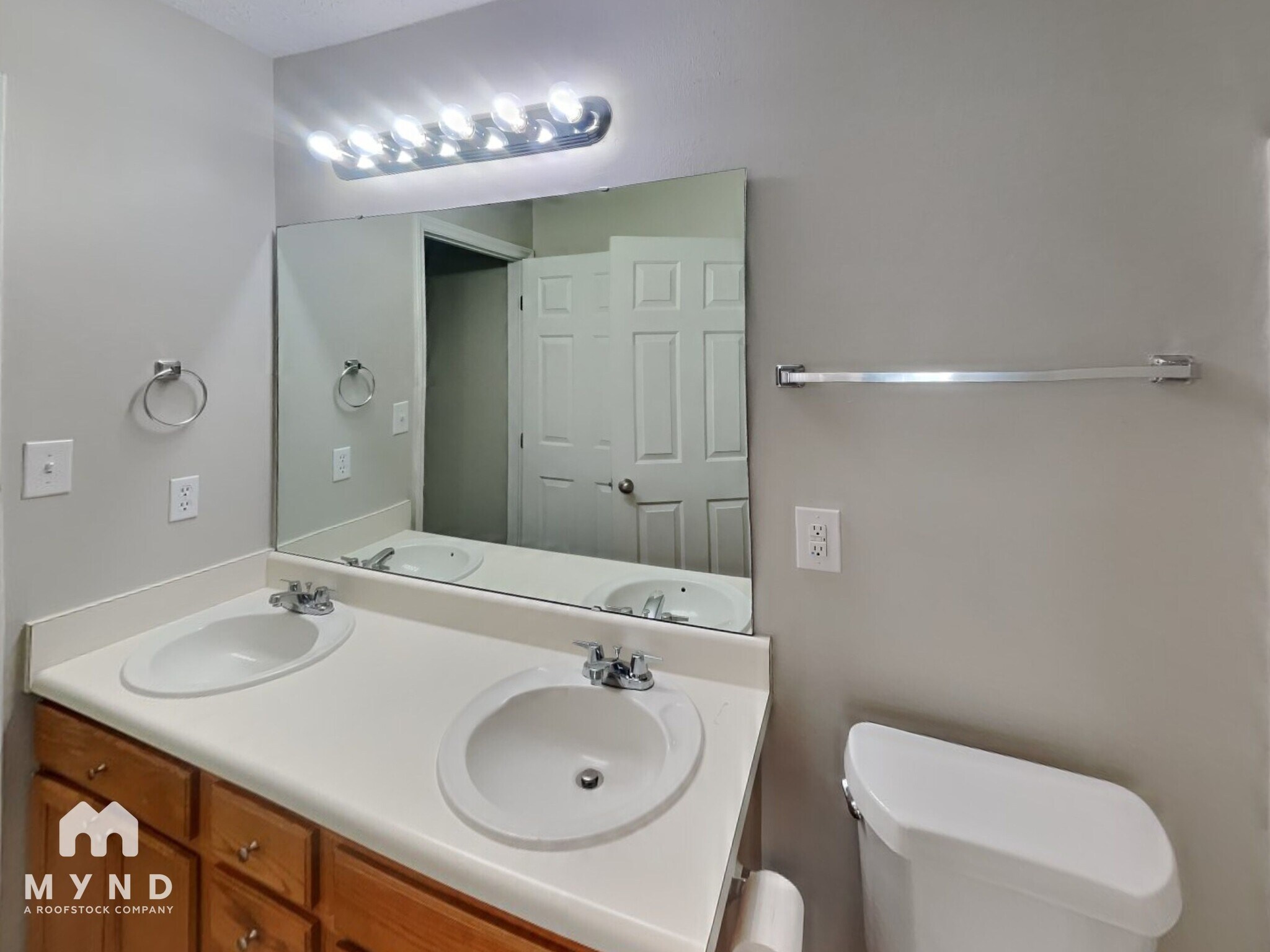 Building Photo - 1106 Lady Banks Dr