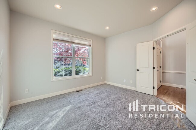 Building Photo - 4316 68th Ave Ct W