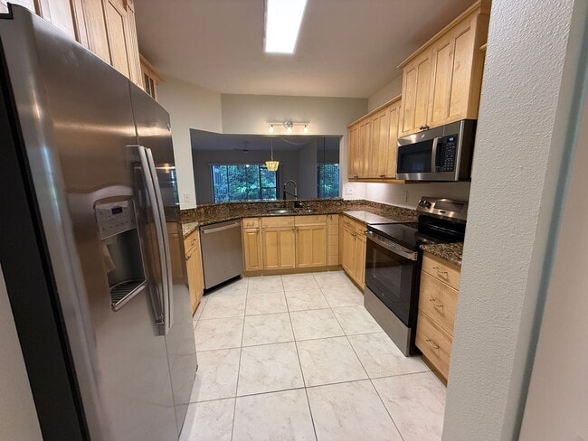 Building Photo - Lake Arrowhead 2 bedroom / 2 bath Condo
