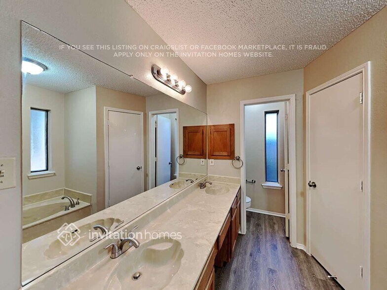 Building Photo - 305 Iberis Dr