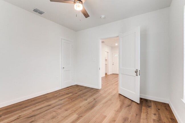 Building Photo - 918 McIlvaine