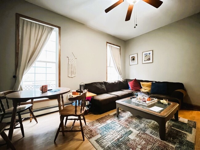 Building Photo - 1092 18th Ave SE