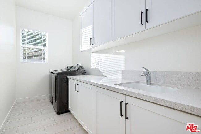 Building Photo - 1605 Candela Ct