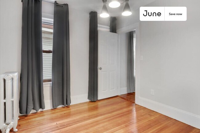 Building Photo - 20 Alcott St