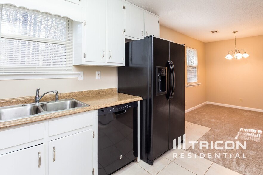 Building Photo - 2914 Sagemont Pl
