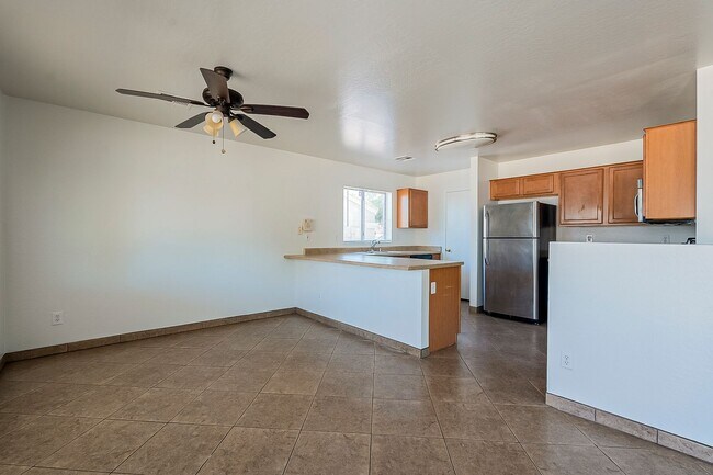 Building Photo - 4 Bedroom home for rent