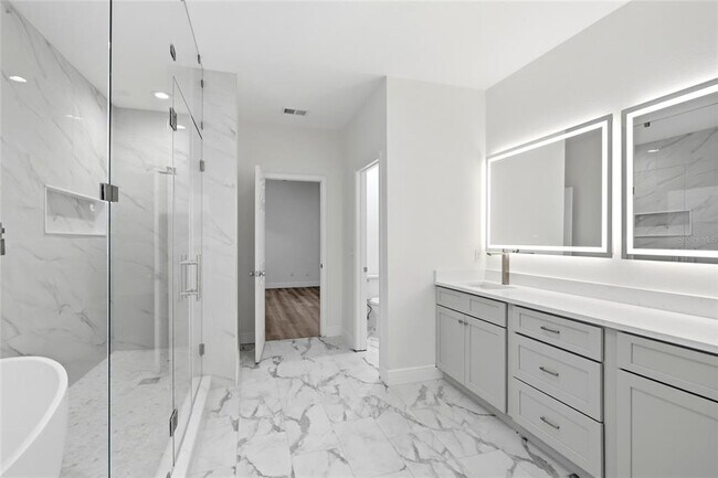 Building Photo - 912 Waterside Dr
