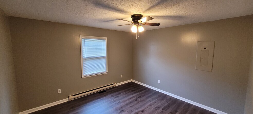 Building Photo - 4325 Voss Ave