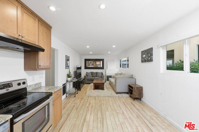 Building Photo - 1914 Pacific Ave