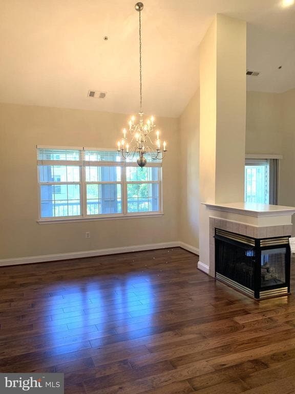 Building Photo - 400 Symphony Cir
