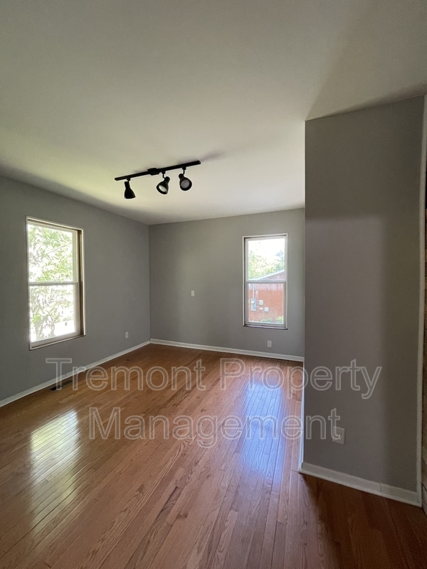 Building Photo - 3206 Campbell St