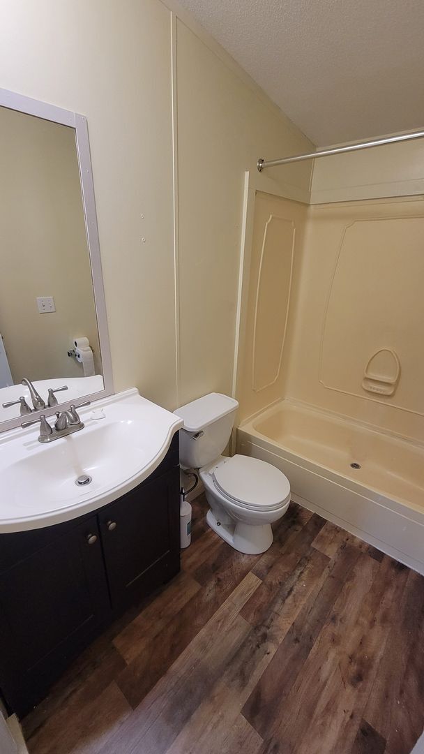 Building Photo - Manufactured Home Available in Anderson