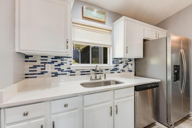 Building Photo - 1236 Northview Dr