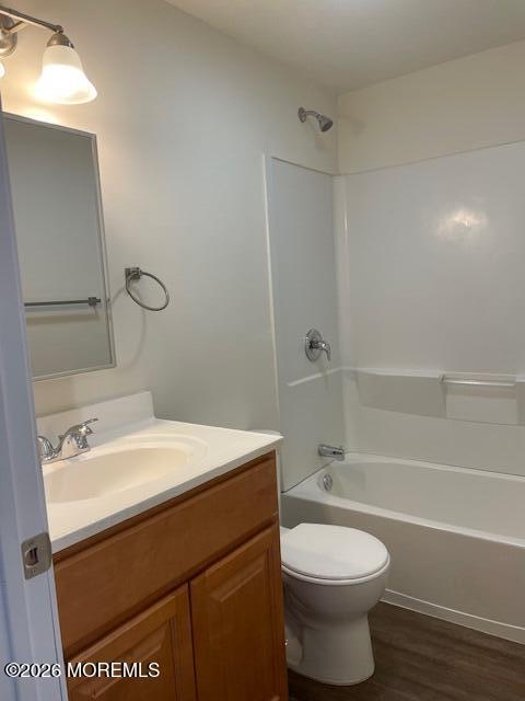 Building Photo - 16 Lake Ave