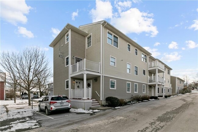 Building Photo - 231 Maple Ave