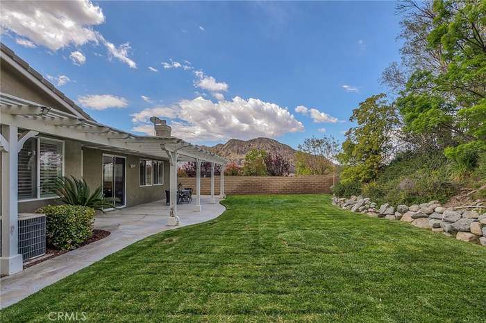 Building Photo - 24942 Greensbrier Dr