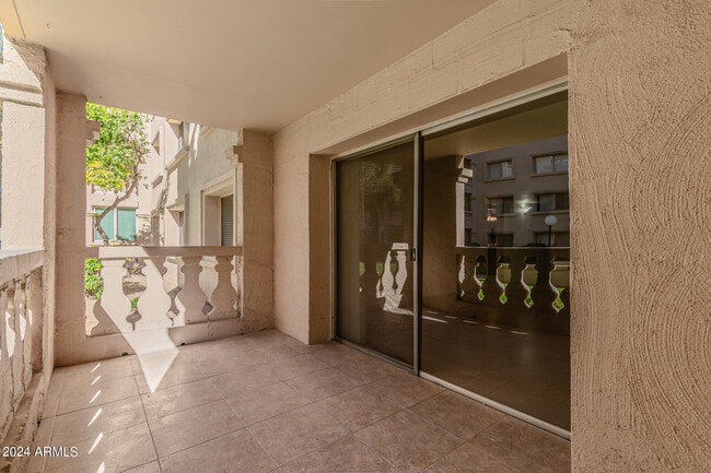 Building Photo - 7950 E Camelback Rd