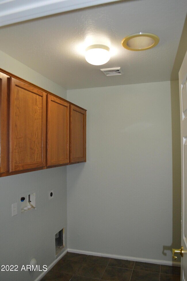 Building Photo - 45156 W Zion Rd
