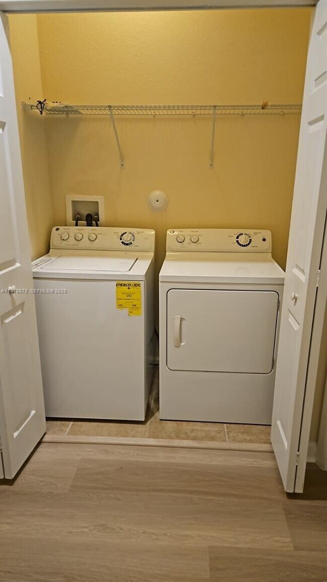 Building Photo - 17065 SW 93rd St