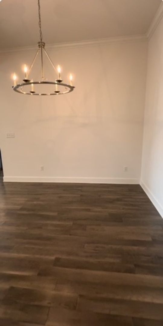 Building Photo - Beautiful 3 Bed 2 Bath Available this Fall!