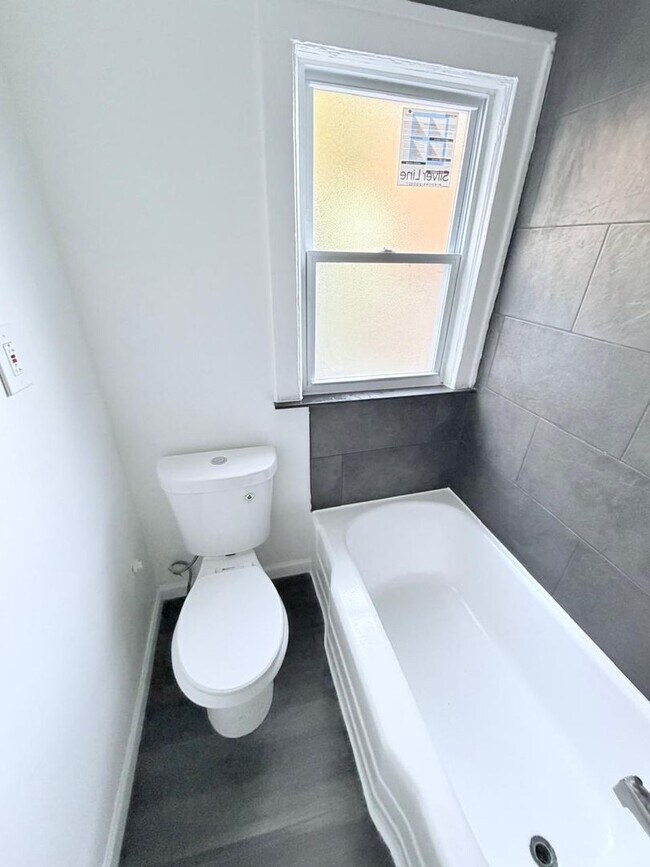 Building Photo - 3242-3242 Sycamore Rd