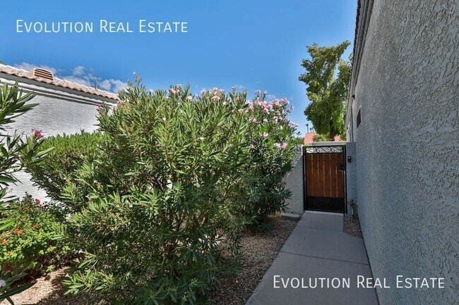 Building Photo - 1542 E Beacon Dr