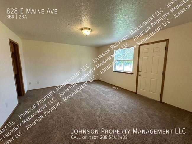 Building Photo - 828 E Maine Ave