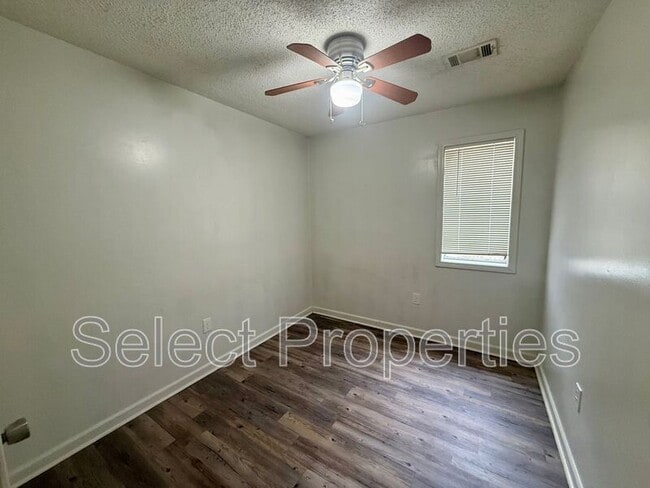 Building Photo - 1618 W Matthews Ave