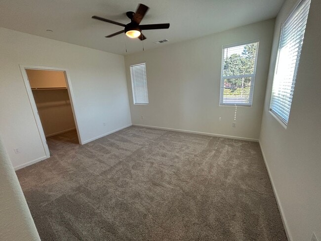 Building Photo - Beautiful Newer 4 Bedroom Home in Aspen-Sequoia Trails with Solar!