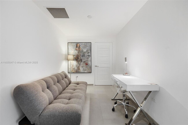 Building Photo - 88 SW 7th St