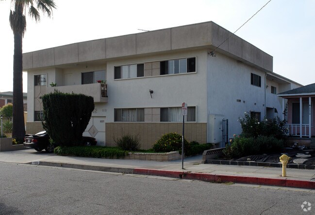 Building Photo - 4462 W 129th St