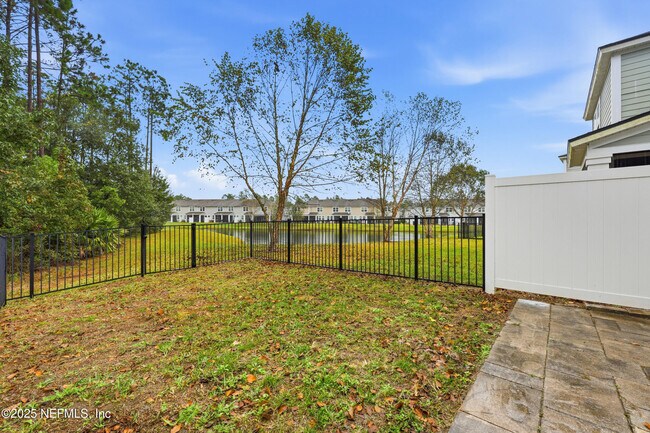 Building Photo - 292 Servia Dr