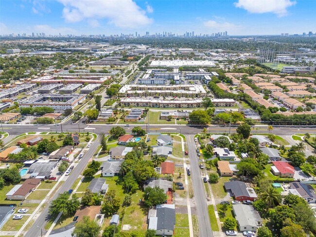 Building Photo - 741 NW 175th Dr