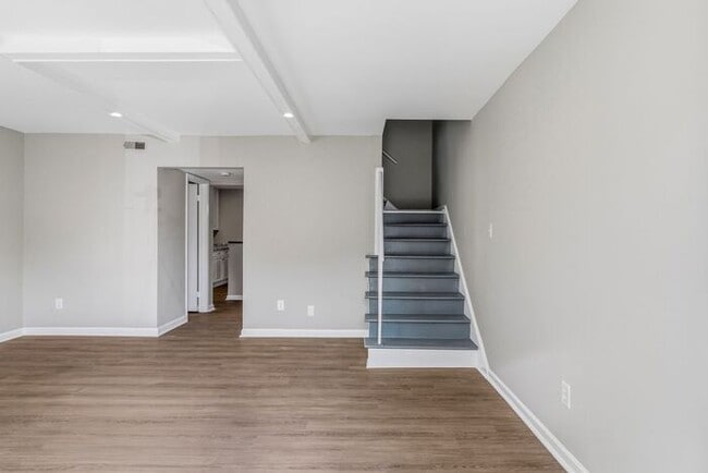 Building Photo - Updated 2-bedroom, 2.5-bath property Greensboro!