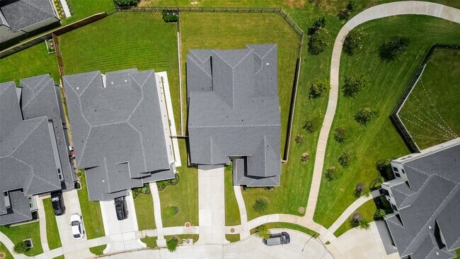 Building Photo - 4906 Tanyard Manor Dr