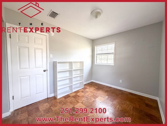 Building Photo - 550 Tamworth Ct