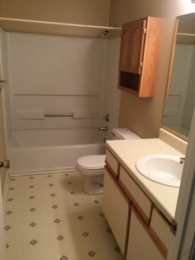 Building Photo - 2 BEDROOM 2 BATH CONDO ON 2ND FLOOR AT MYR...