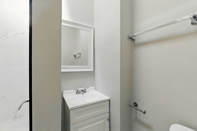 Building Photo - 2766 Kinsey Ave