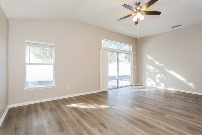 Building Photo - 10896 Campus Heights Ln