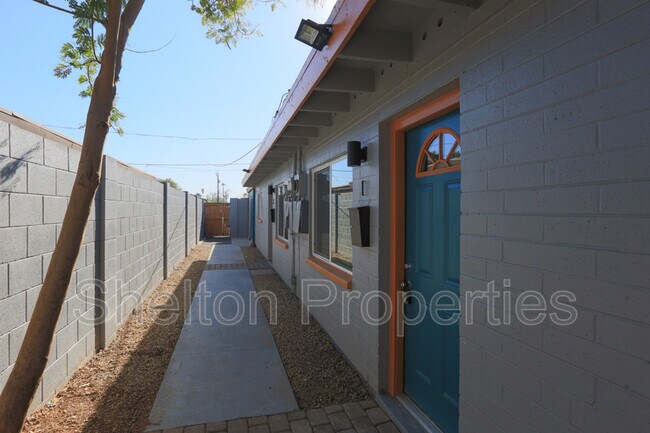 Building Photo - 1747 E Virginia Ave